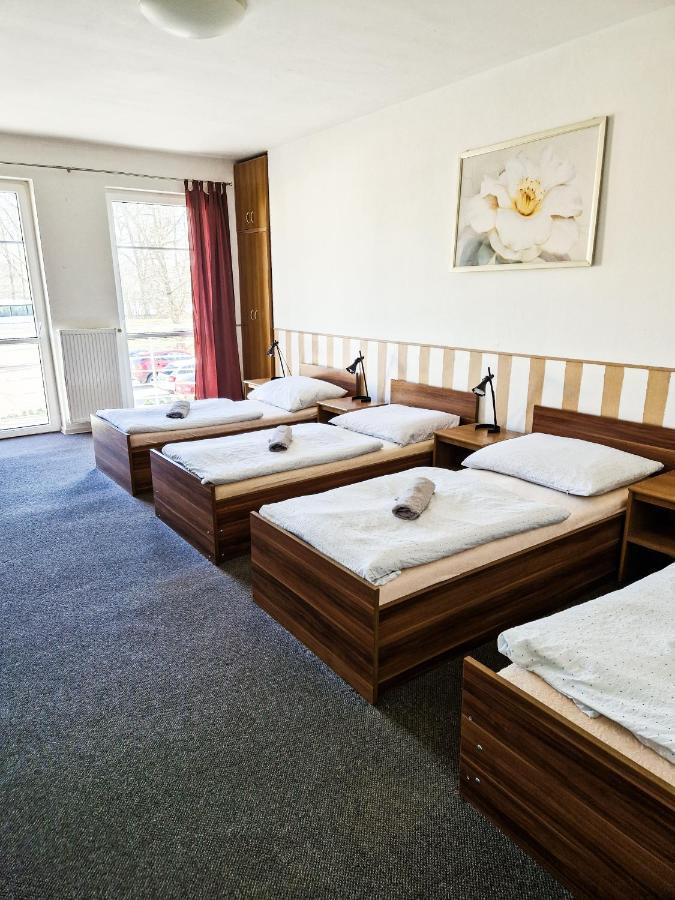 Hotel Ned Hockey Nymburk Esterno foto