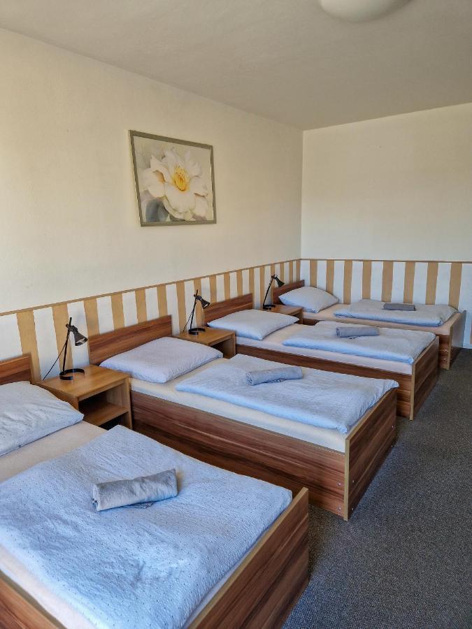 Hotel Ned Hockey Nymburk Esterno foto